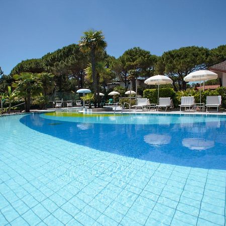 Hotel Delle Nazioni Lignano Sabbiadoro Exterior photo