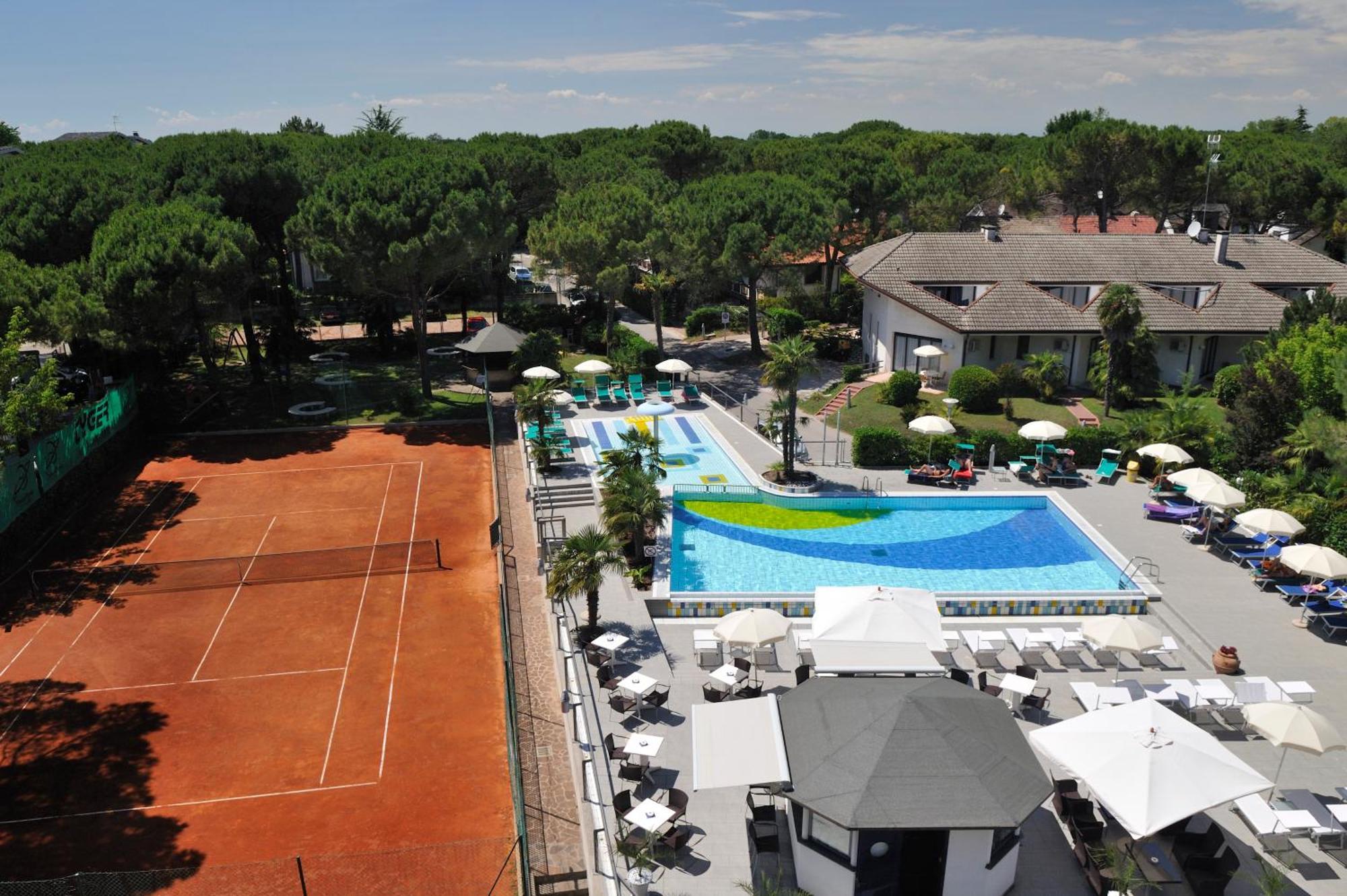 Hotel Delle Nazioni Lignano Sabbiadoro Exterior photo