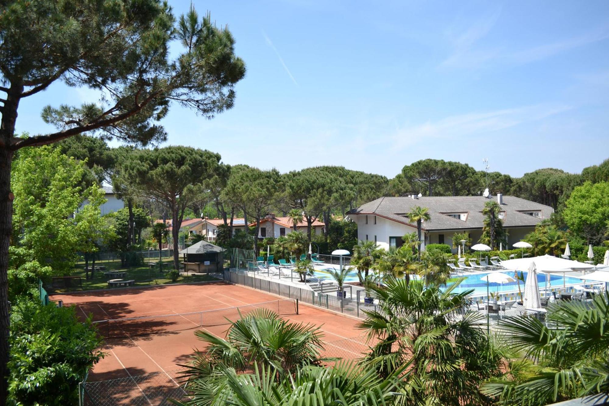 Hotel Delle Nazioni Lignano Sabbiadoro Exterior photo